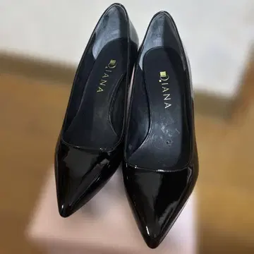 DIANA 에나멜 펌프스 블랙 24.5cm
