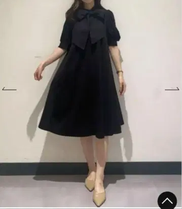 블로킹 보타이 미니 원피스 And Couture