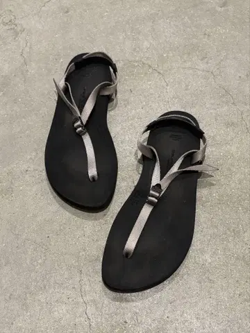 beautiful shoes 스트랩 샌들 블랙