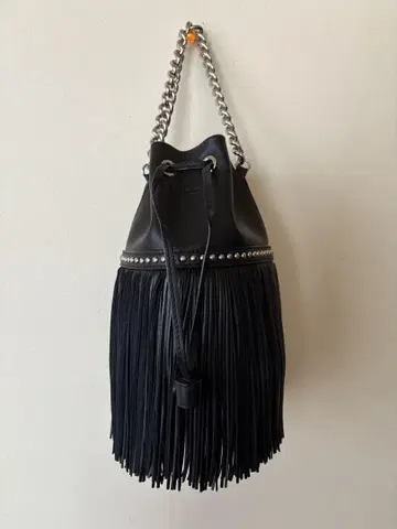 J&M DAVIDSON 블랙 프린지 숄더백