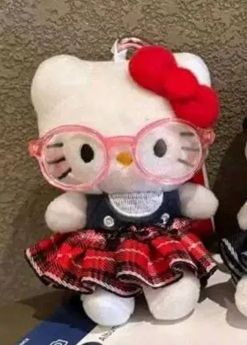 헬로키티 안경 키링 레드