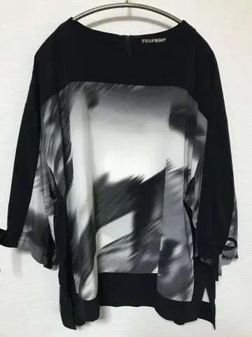 플라보아 블라우스
