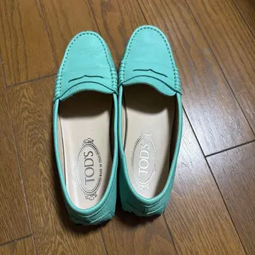 TOD'S 민트 그린 곤미니