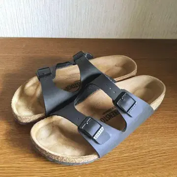 BIRKENSTOCK 블랙 벨트 샌들 빌켄스톡