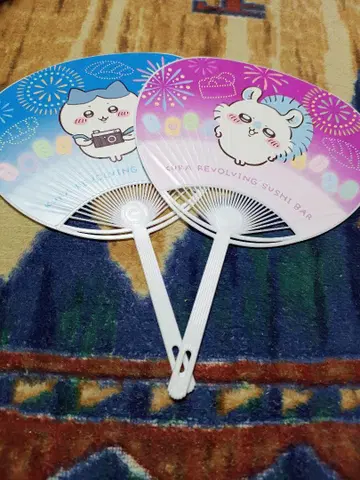 치이카와 (먼작귀) 쿠라스시 하치와레 모몽가 부채