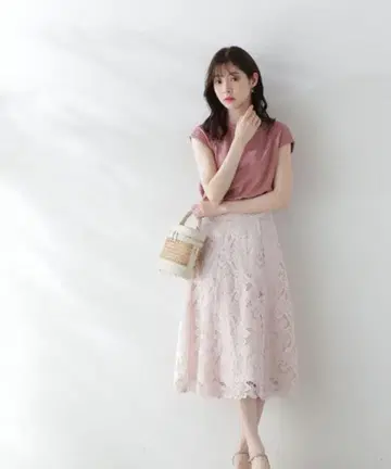 프로포션 바디 드레싱 * 메쉬 플라워 케미컬 레이스 플레어 스커트