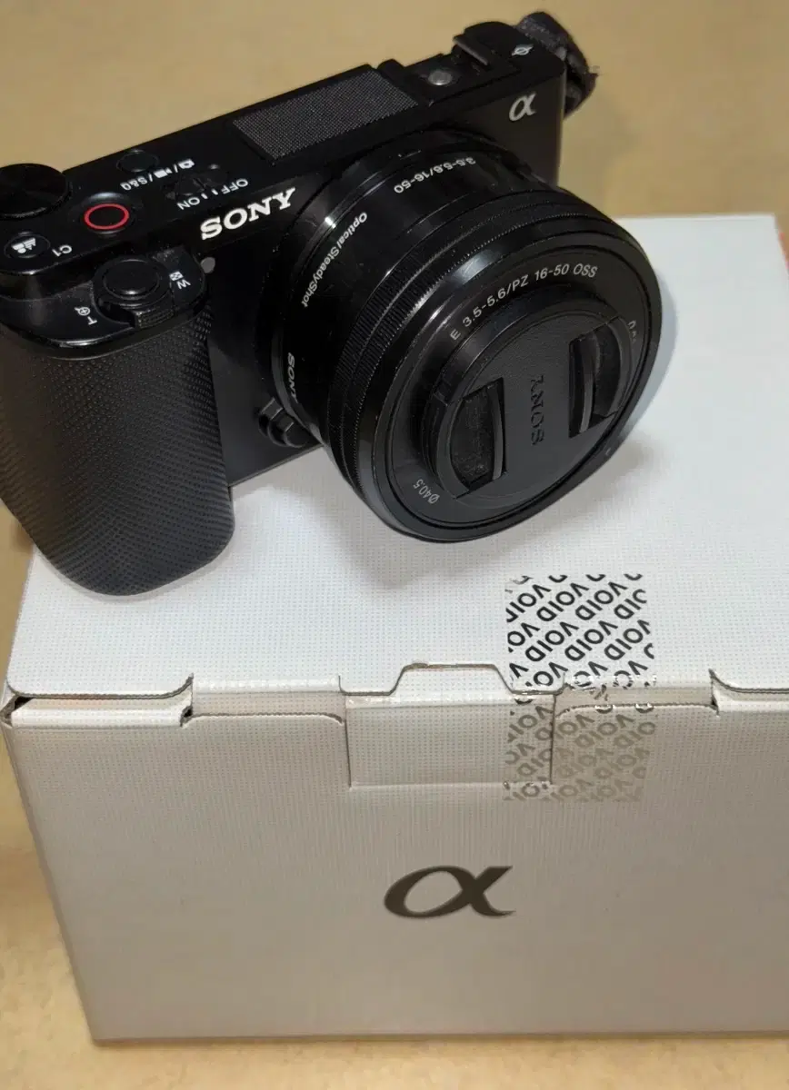 Sony ZV-E10 Vlogging Camera Full Box