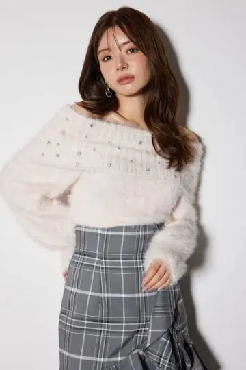 rienda 오프숄더 비쥬 니트