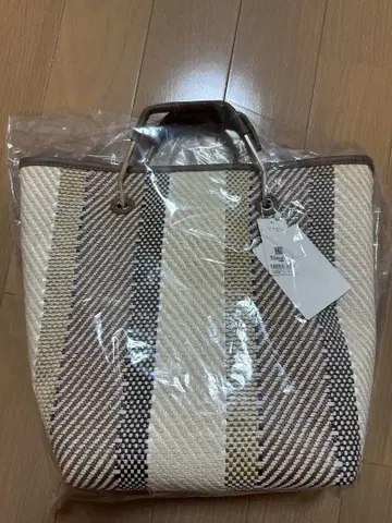 FREE'S MART 메탈 핸드 토트
