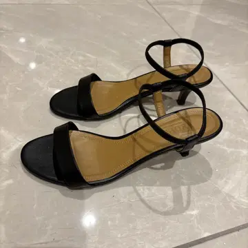 블랙 스트랩 샌들 힐 5cm