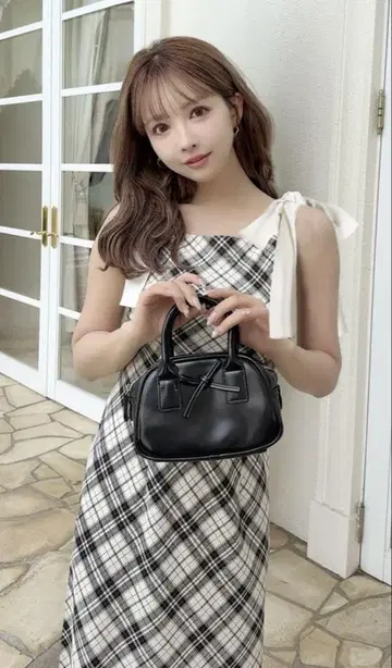 리본 숄더 체크 무늬 바이어스 원피스
