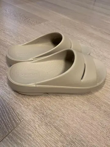 베이지 25.0cm OOFOS OOahh M6/W8 우포스