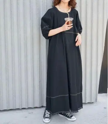 차오패닉 티피 india U넥 소매 볼륨 밑단 절개 원피스