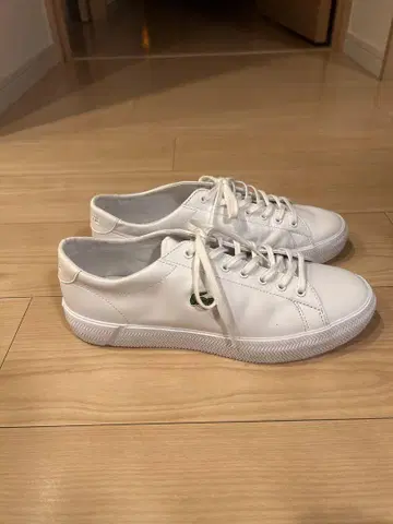 Lacoste 화이트 가죽 스니커즈