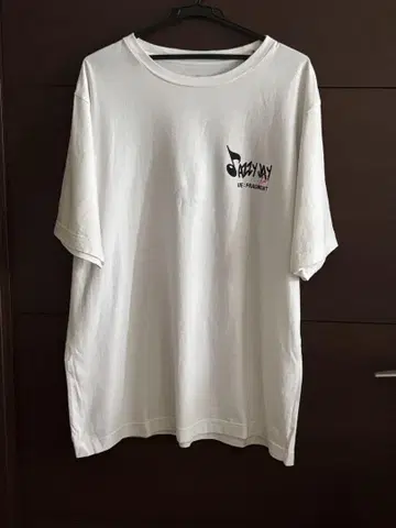uniform experiment 티셔츠 화이트