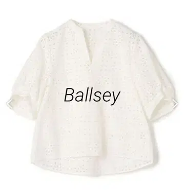 새상품급 Ballsey 서클 플라워 자수 키넥 블라우스