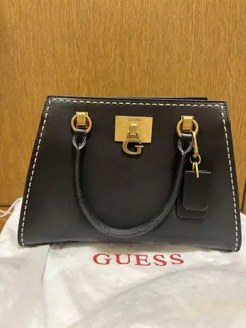 GUESS 블랙 stephi