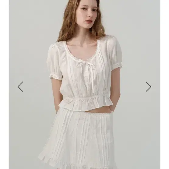 トップス the Barnnet White Sud Pleat Blouse The Barnnet White Soothe Pleative Blouse (New) on Bunjang