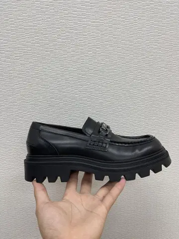 남자 신발. 브랜드:Zara 미사용