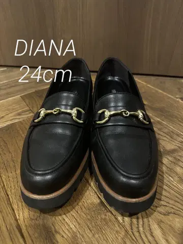 DIANA 블랙 로퍼 골드 체인