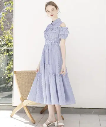 And Couture 스트라이프 오프숄더 프릴 원피스