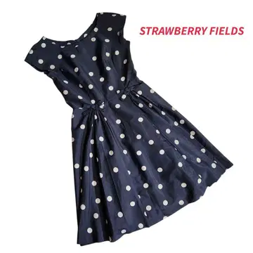 STRAWBERRY FIELDS 도트 무늬 슬리브리스 원피스 678