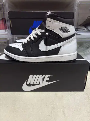 Air Jordan 1 Retro High OG "Black/White
