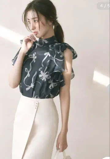 snidel 리본 슬리브 오간 블라우스