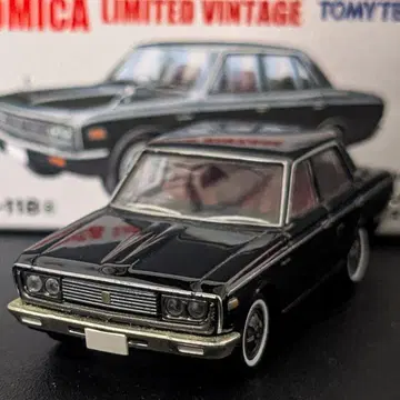 TOMICA 리미티드 빈티지 토요타 크라운 오너 디럭스