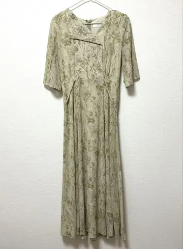 러그 문 롱 원피스