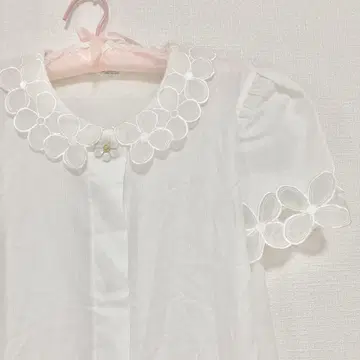 일본제 꽃 옷깃 폴리 블라우스