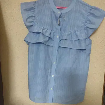 pom ponette 프릴 장식 스카이블루 셔츠
