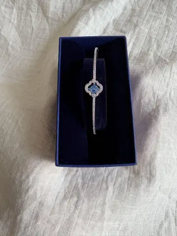 SWAROVSKI 팔찌 (박스 포함)