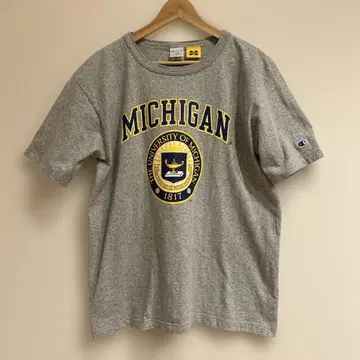 챔피온 MICHIGAN 티셔츠 L 사이즈