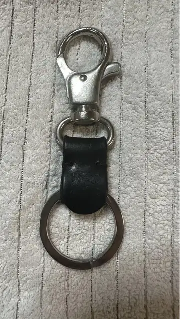 IL BISONTE 일비종떼 빅 키링 블랙 가죽 카라비너