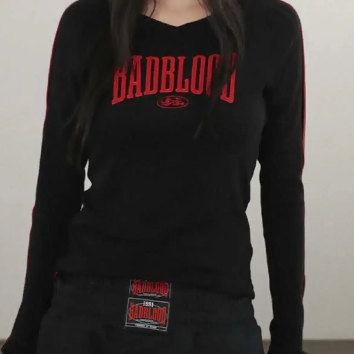 BADBLOOD Mystic Capsule V-Neck Long Sleeve - Black #배드
