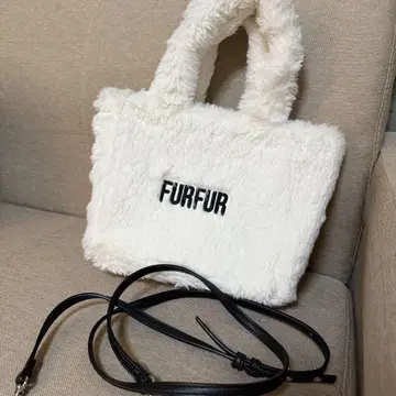FURFUR 에코 퍼 토트백 화이트
