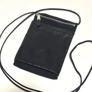 새상품급 스탠다드 서플라이 숄더백 사코슈 가죽 블랙