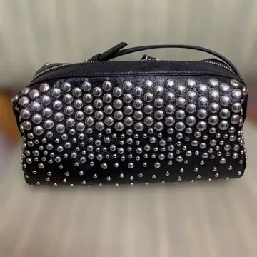 ZARA 스터드 블랙 숄더백 미사용