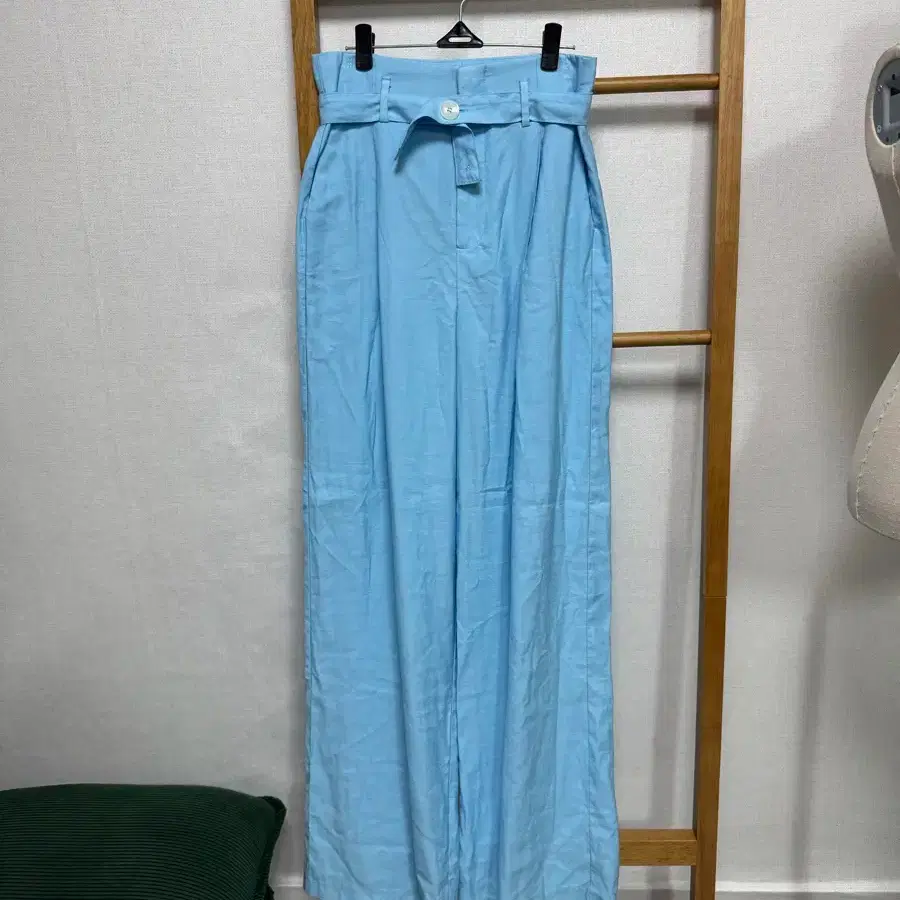 Zara High-Waisted Belted Wide Leg Pants - Sky Blue on Bunjang Global Site.
