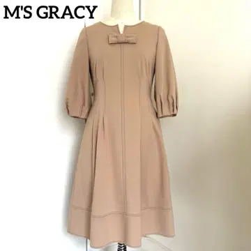 M'S GRACY 리본 포함 퍼프 슬리브 무릎 기장 원피스 베이지