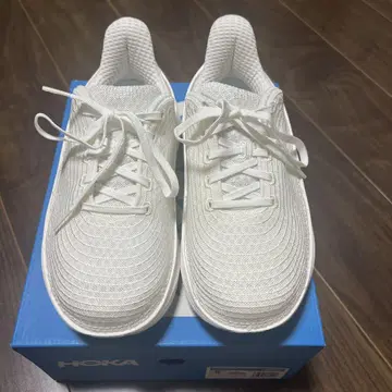 HOKA U THOUGHTFUL CREATION 화이트 스니커즈
