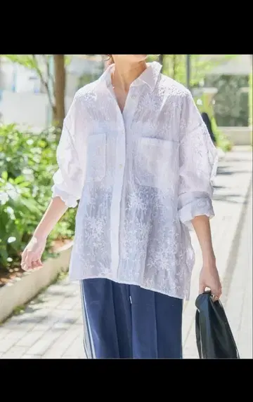 Spick and Span 시어 자수 셔츠 하자품