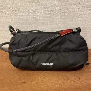 topologie 바디백 블랙