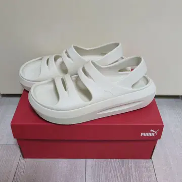 Puma 화이트 스포츠 샌들