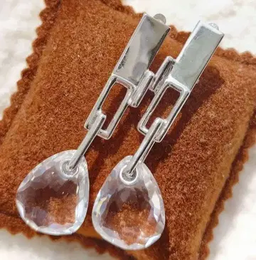 SWAROVSKI 크리스탈 스윙 귀찌