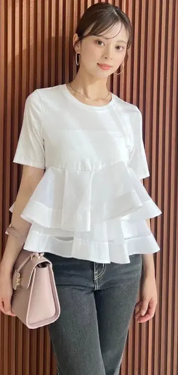 SNIDEL 스나이델 이소재 페플럼 티셔츠