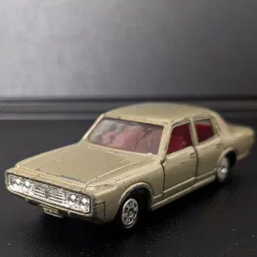 일본제 토미카 Toyota New Crown 상자 없음