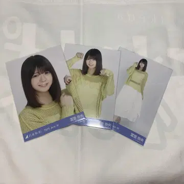 노기자카46 브로마이드 토미사토 리나 메쉬 니트 컴프