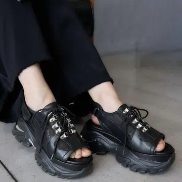 HARE 라메 메쉬 스니커즈 샌들